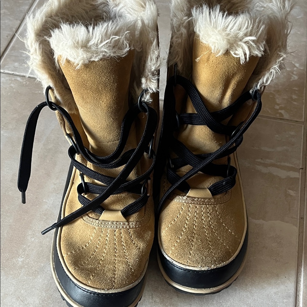 Sorel Tan and Black Fur-Lined Boots